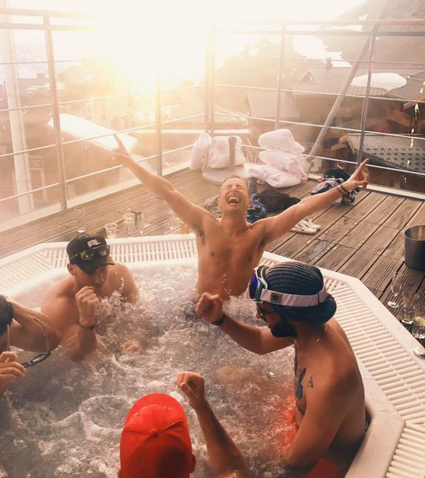 Team CN&CO and friends having fun in the jacuzzi at Club Med Val Thorens Sensations in the French Alps